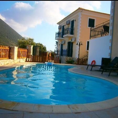 Iriana Village Inn Stavros  Ruang foto