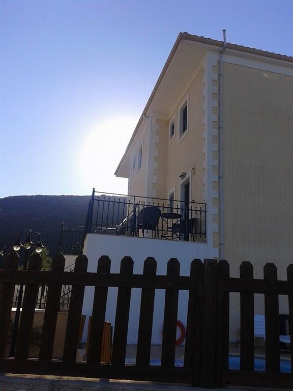 Iriana Village Inn Stavros  Ruang foto