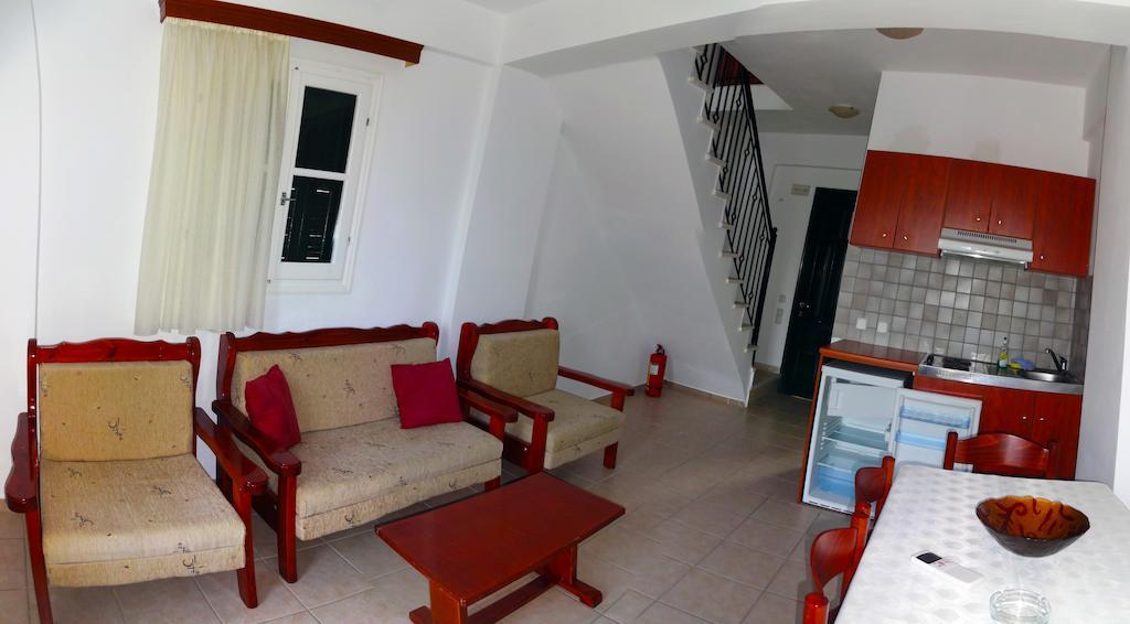 Iriana Village Inn Stavros  Ruang foto