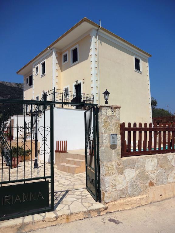 Iriana Village Inn Stavros  Ruang foto